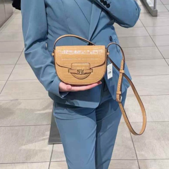New with tag Michael kors Reed Small Logo and Leather Crossbody Bag - Picture 1 of 5